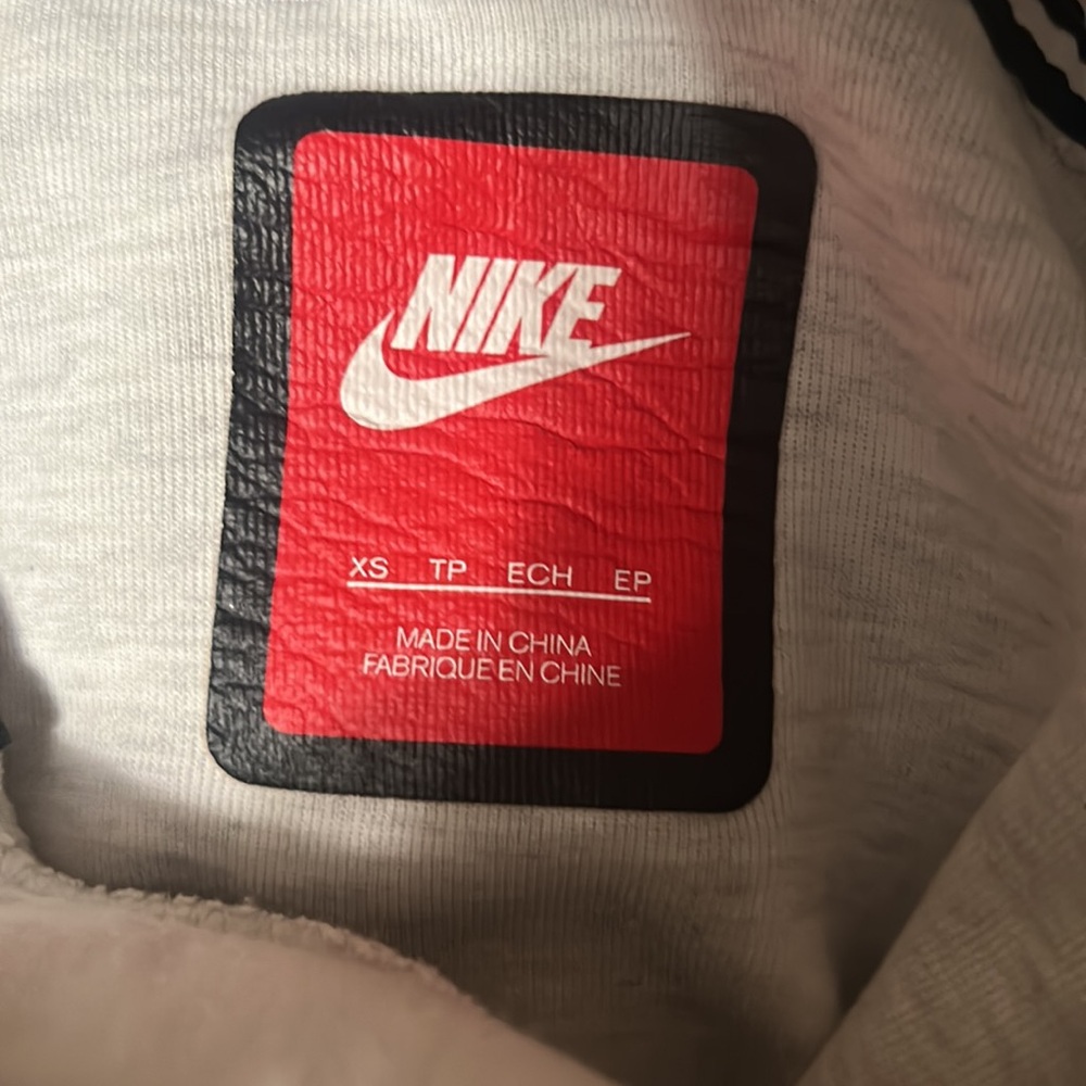 Nike Women’s Hoodie w/ Large Hood White/Very light grey color Size XS Like new - Picture 13 of 13